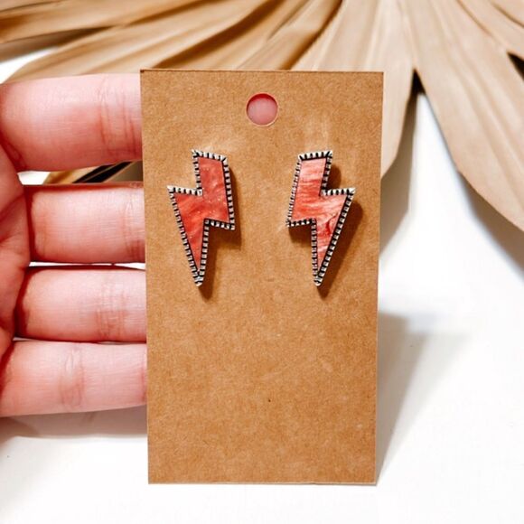 Red strike stud earrings S282 - Picture 1 of 4